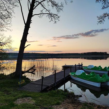 Siedlisko nr 4A nad jeziorem Skarlińskim, jezioro, mazury, domki letniskowe Kurzetnik Zewnętrze zdjęcie